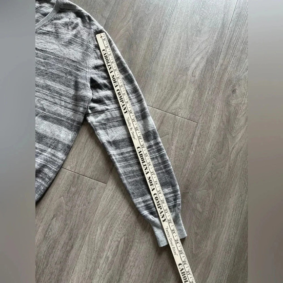 Calvin Klein Gray Striped Long Sleeve V Neck Merino Wool Blend Sweater womens XL - Picture 10 of 11